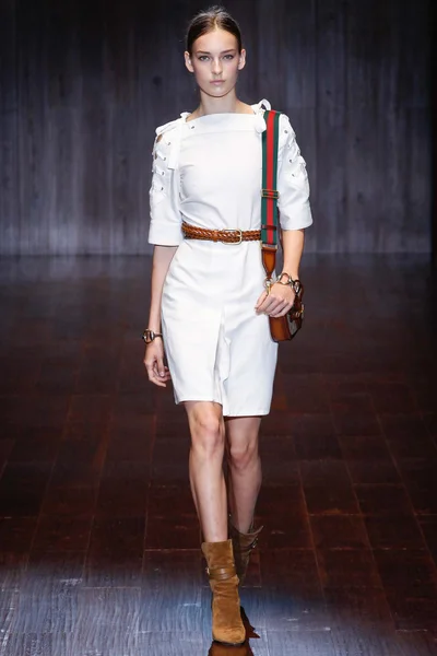 Look 3